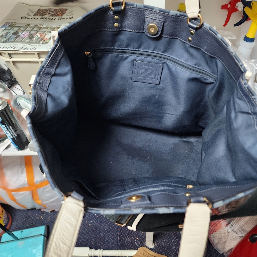 Coach Dark Blue Denim Tote Bag With White Coach Leather Emblem - Picture 5 of 6